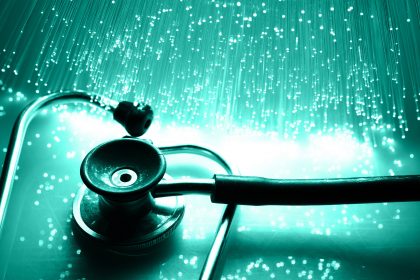 Stethoscope-medicine-tool_3840x2160